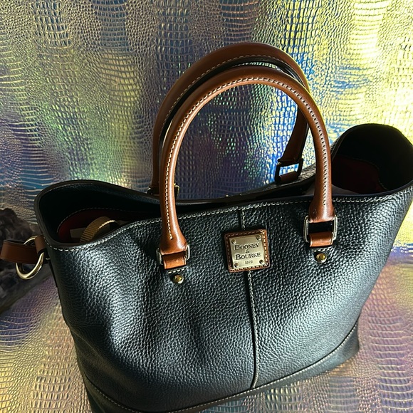 Dooney & Bourke leather Bag - Picture 1 of 16